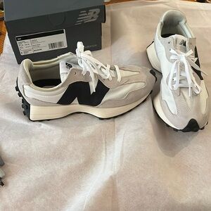 New Balance women’s 7.5 lifestyle white sneakers
